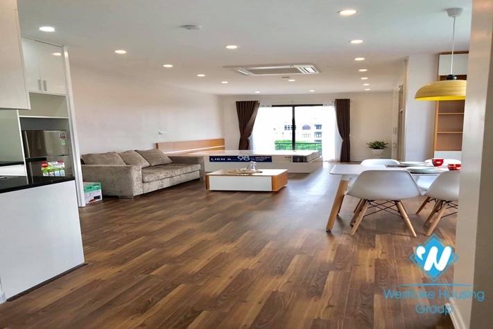 A brand new Studio apartment for rent in Lac Long Quan st, Tay Ho district.