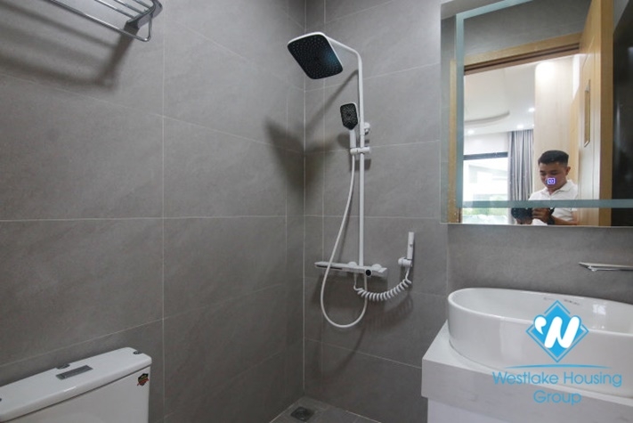 A brand new 2 bedroom apartment for rent in Ngoc Thuy st, Long Bien district.