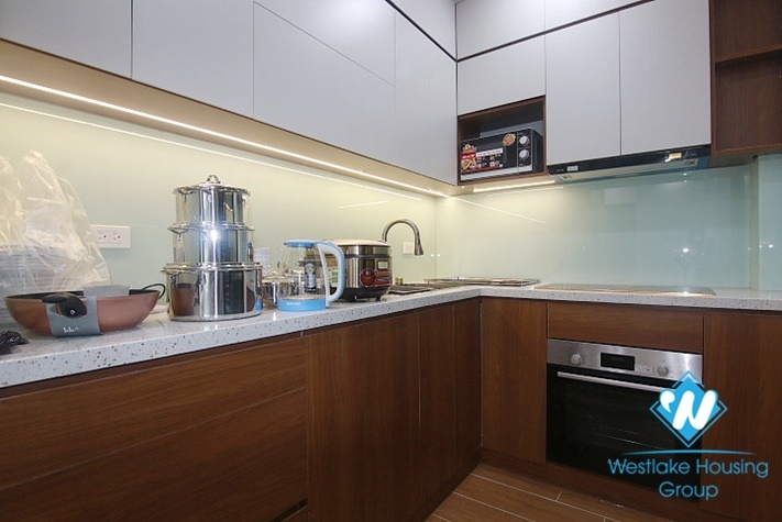 A brand new 2 bedroom apartment for rent in Ngoc Thuy st, Long Bien district.