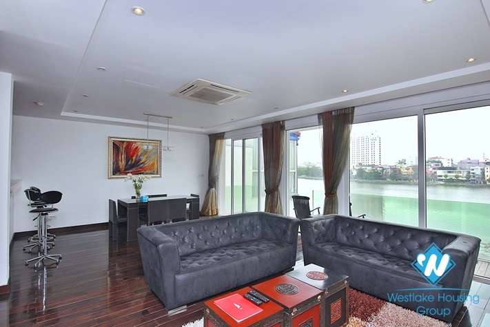 Lake view and bright 3 bedrooms apartment for rent in Quang An st, Tay Ho