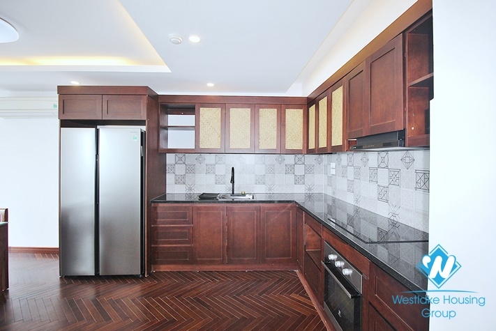 Lake view 3beds apartment for rent in Tu Hoa st, Tay Ho
