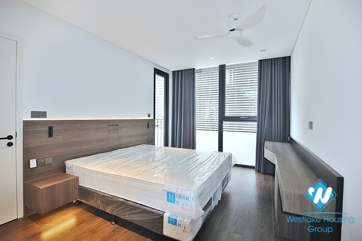 Luxury and lake view 2 bedrooms apartment for rent in Tu Hoa st, Tay Ho