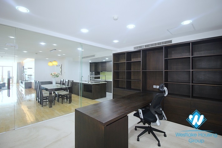 Lake view serviced apartment in Tay Ho District For Rent 