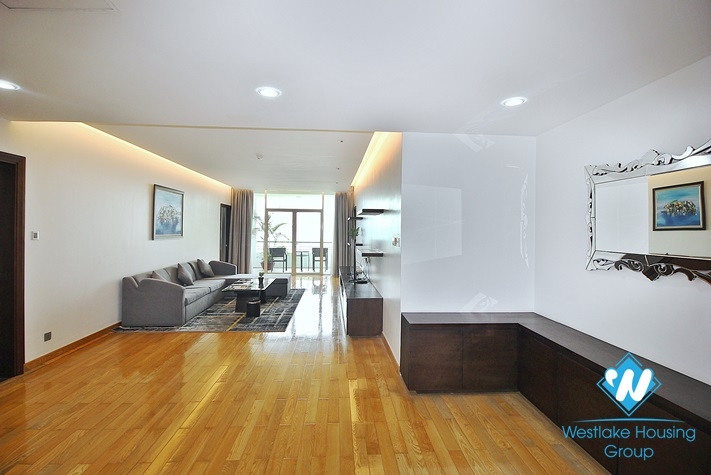 Lake view serviced apartment in Tay Ho District For Rent 