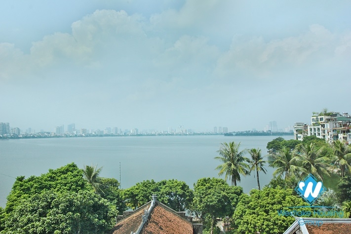 Lake view serviced apartment in Tay Ho District For Rent 