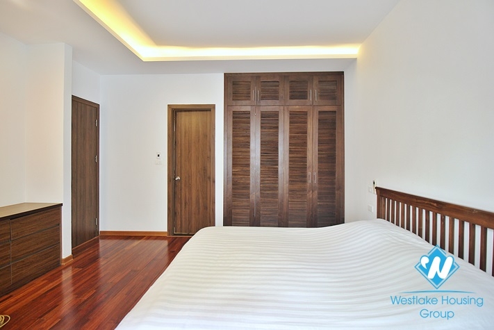 03 bedrooms apartment on the lake for rent in Tay Ho area 