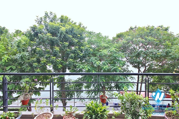 03 bedrooms apartment on the lake for rent in Tay Ho area 