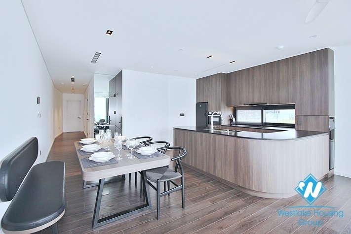 Luxury and lake view 2 bedrooms apartment for rent in Tu Hoa st, Tay Ho