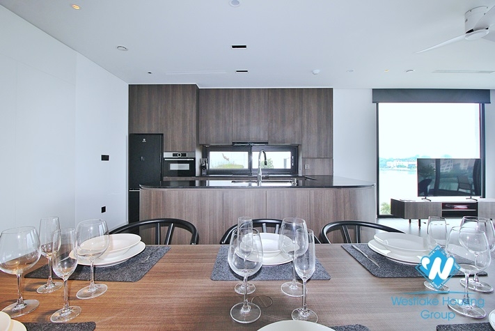 Luxury and lake view 2 bedrooms apartment for rent in Tu Hoa st, Tay Ho
