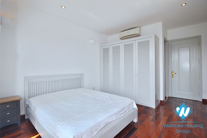 Nice 3 bedrooms apartment for rent in Quang An st, Tay Ho District