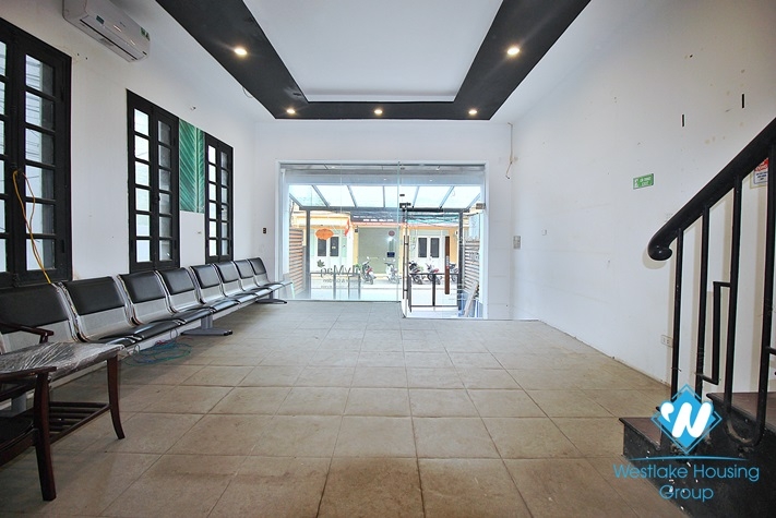 A corner house for rent in Tay Ho, Ha Noi
