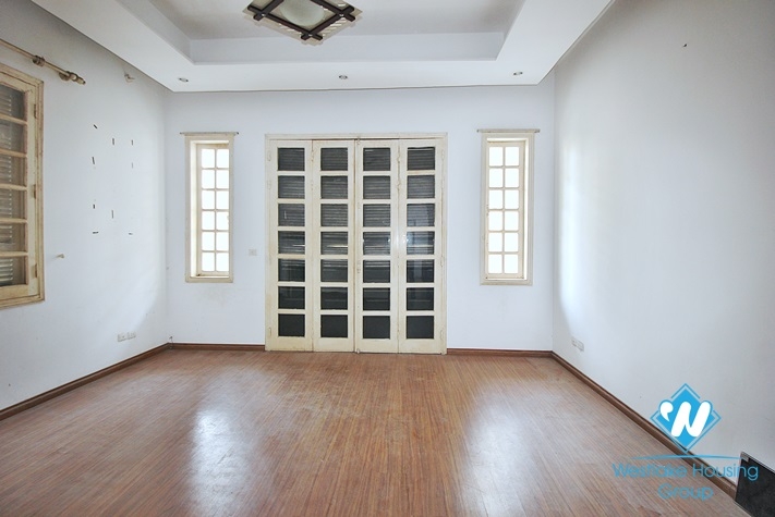 A corner house for rent in Tay Ho, Ha Noi