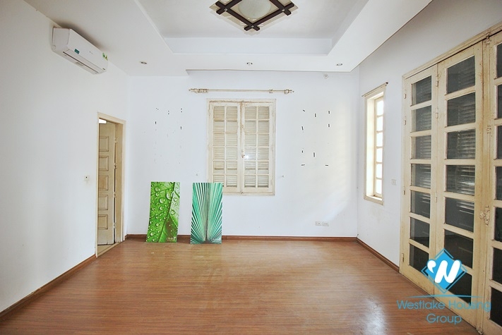 A corner house for rent in Tay Ho, Ha Noi