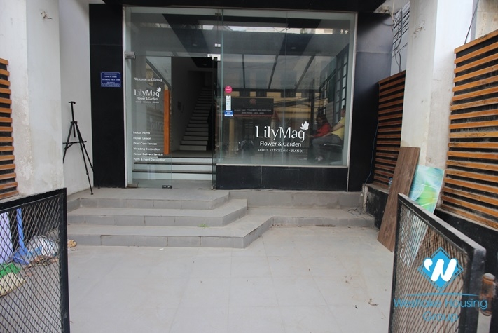 A corner house for rent in Tay Ho, Ha Noi