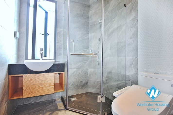 High-end 2 bedrooms apartment with huge balcony for rent in Tay Ho, Ha Noi