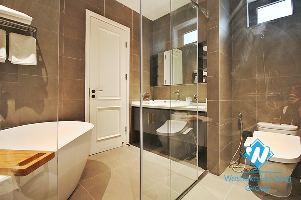 Gorgeous modern 4 bedroom apartment in To ngoc van, Tay ho