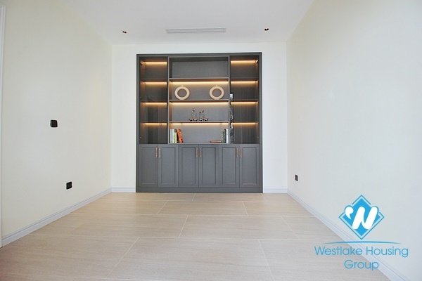 Gorgeous modern 4 bedroom apartment in To ngoc van, Tay ho