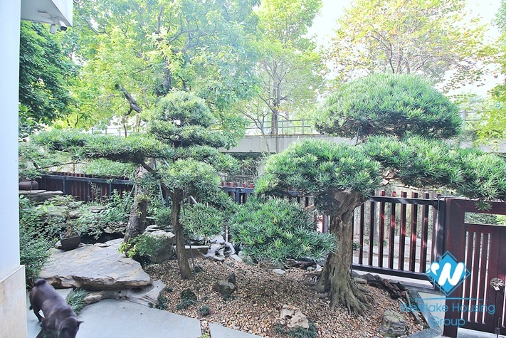 Garden 5 bedrooms villa for rent in Tay Ho, Ha Noi