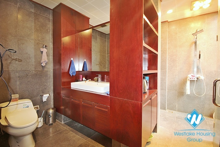 Garden 5 bedrooms villa for rent in Tay Ho, Ha Noi