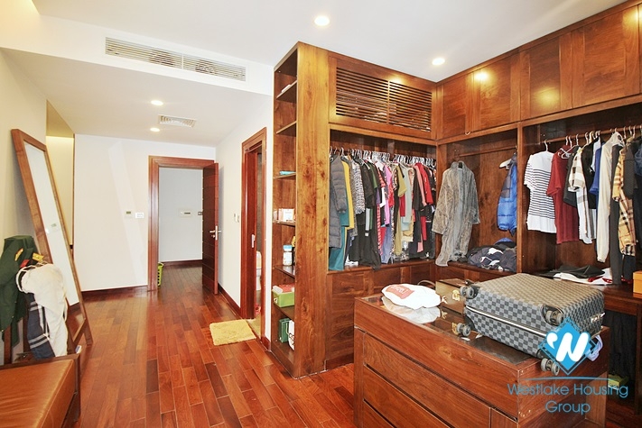 Garden 5 bedrooms villa for rent in Tay Ho, Ha Noi