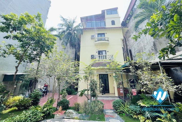 A beautifully house 4 bedroom for rent in Vong Thi st , Tay Ho district.