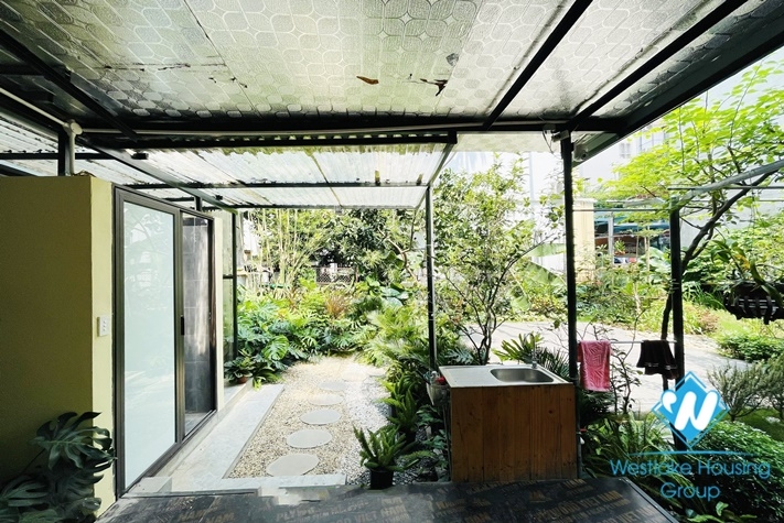 A beautifully house 4 bedroom for rent in Vong Thi st , Tay Ho district.
