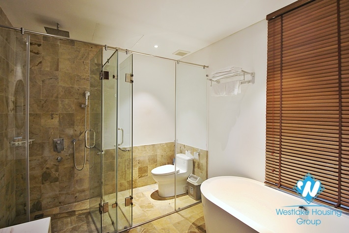 A marvellous 4 bedroom apartment for rent on Dang Thai Mai street, Tay Ho District