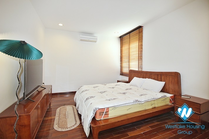 Lake view and huge balcony 2 bedrooms apartment for rent in Quang Khanh, Tay Ho