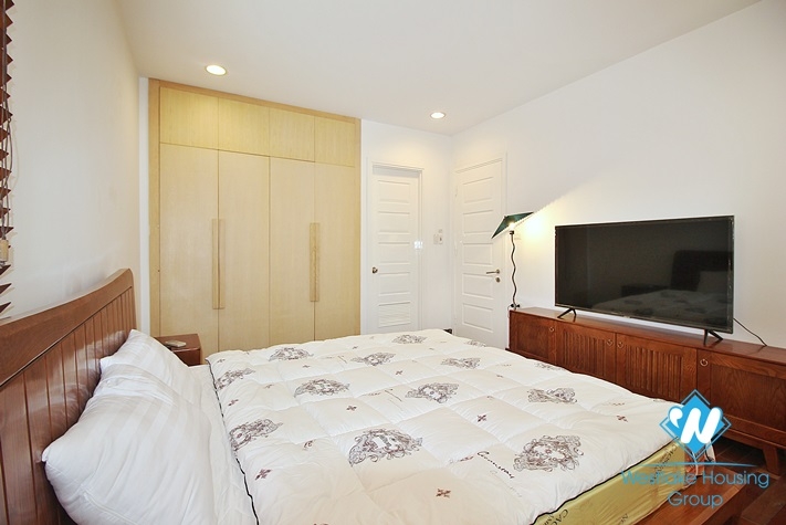 Lake view and huge balcony 2 bedrooms apartment for rent in Quang Khanh, Tay Ho