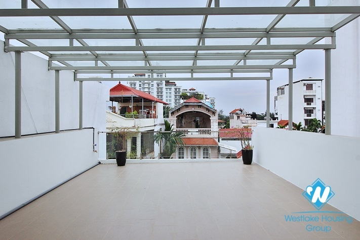A recently remodeled minimalist house in Tay Ho Westlake for rent