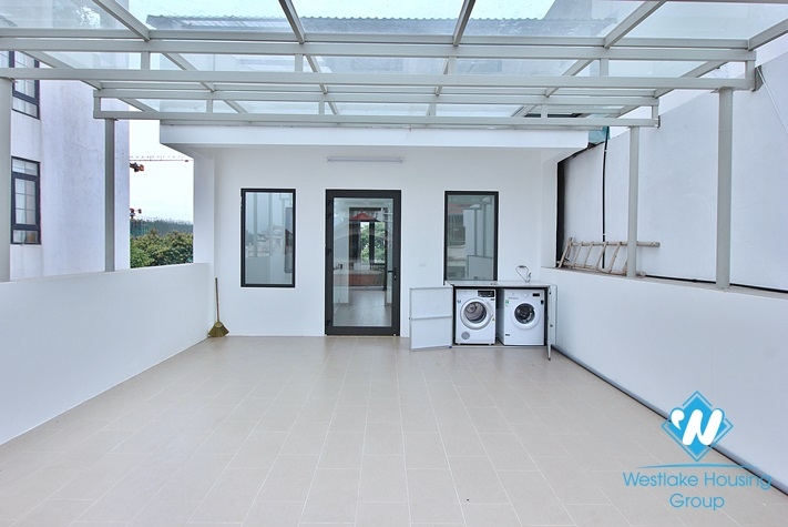 A recently remodeled minimalist house in Tay Ho Westlake for rent
