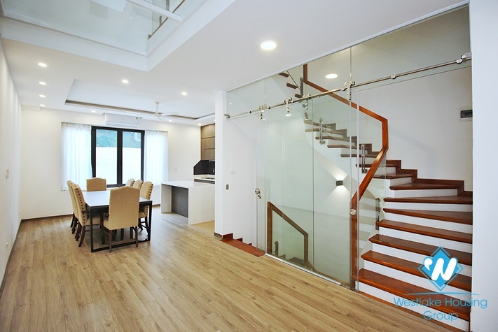 A recently remodeled minimalist house in Tay Ho Westlake for rent