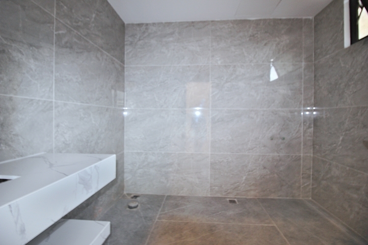 A 5 bedroom house with big yard for rent in Tay Ho, Ha Noi
