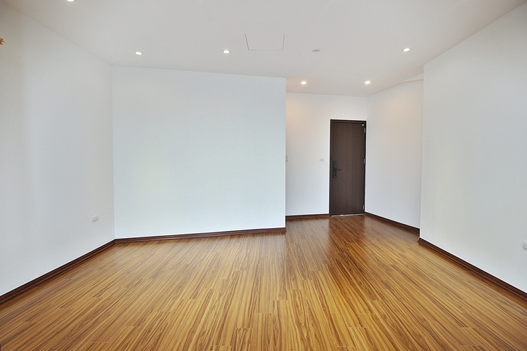 A 5 bedroom house with big yard for rent in Tay Ho, Ha Noi