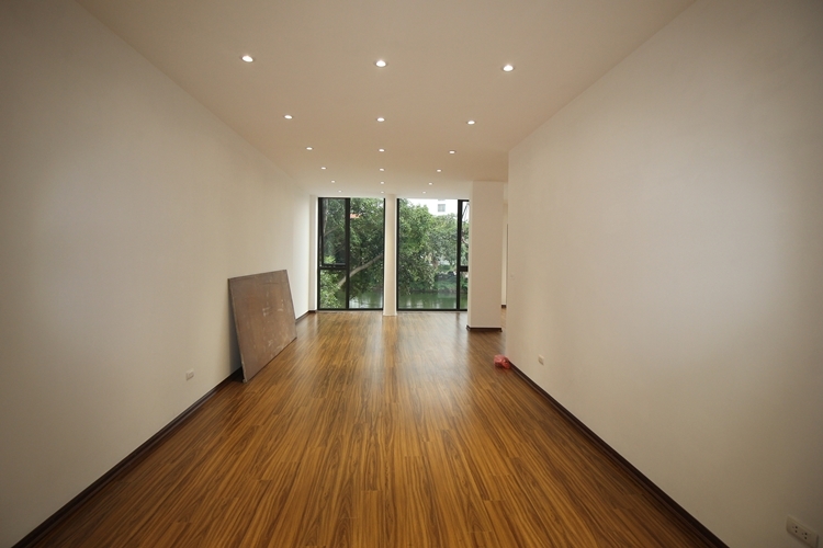 A 5 bedroom house with big yard for rent in Tay Ho, Ha Noi