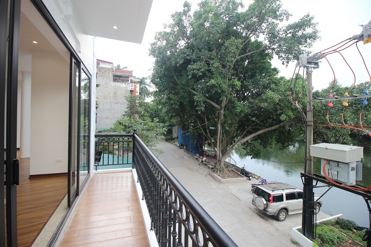 A 5 bedroom house with big yard for rent in Tay Ho, Ha Noi