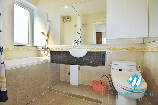 Beautiful lake view 2 bedroom apartment in To ngoc van, Tay ho