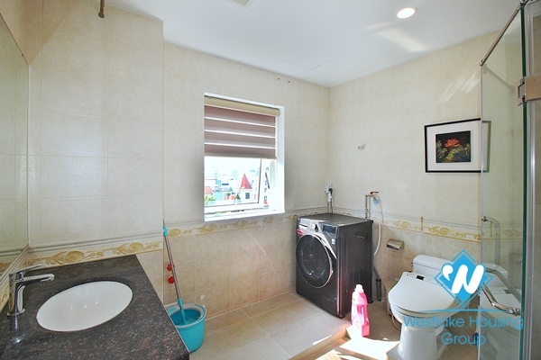 Beautiful lake view 2 bedroom apartment in To ngoc van, Tay ho