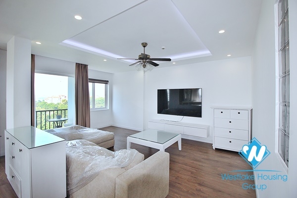 Beautiful lake view 2 bedroom apartment in To ngoc van, Tay ho