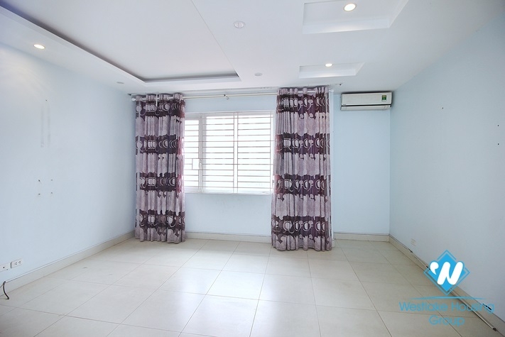 Unfurnished house for rent in An Duong Vuong st, Tay Ho
