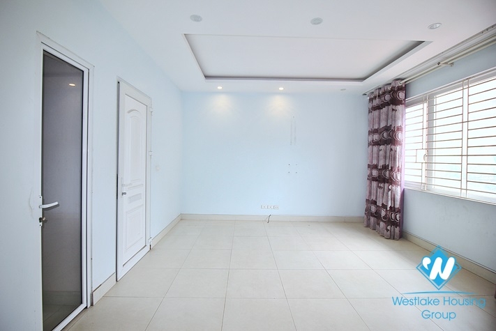 Unfurnished house for rent in An Duong Vuong st, Tay Ho