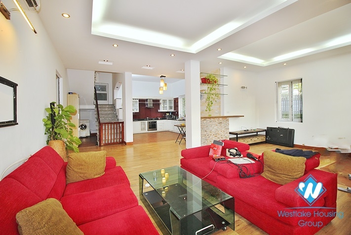 Lakeside garden house for rent in Tay Ho