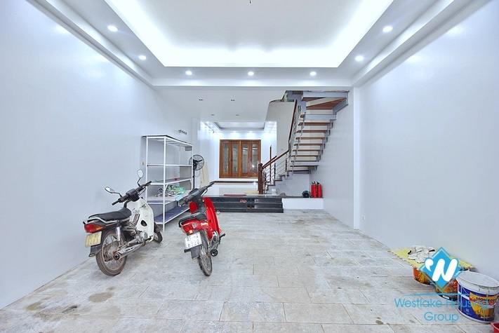 Beautiful and quiet house for rent in Tay Ho area , Ha Noi.