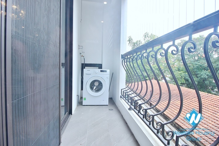 Bright 2 bedrooms apartment for rent in Tay Ho area, Ha Noi