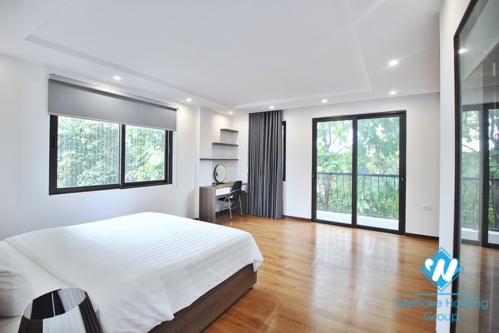 Bright 2 bedrooms apartment for rent in Tay Ho area, Ha Noi