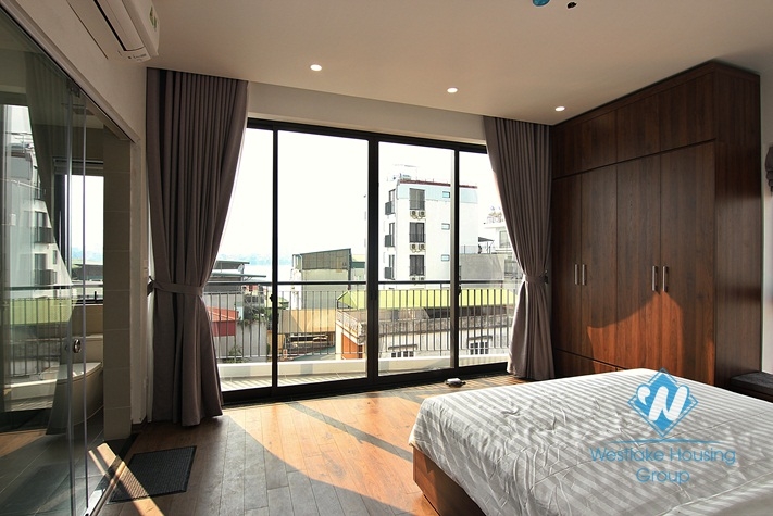 Lake view and high floor 3beds apartment for rent in Dang Thai Mai st, Tay Ho