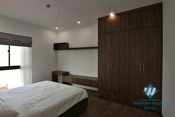 Lake view and high floor 3beds apartment for rent in Dang Thai Mai st, Tay Ho