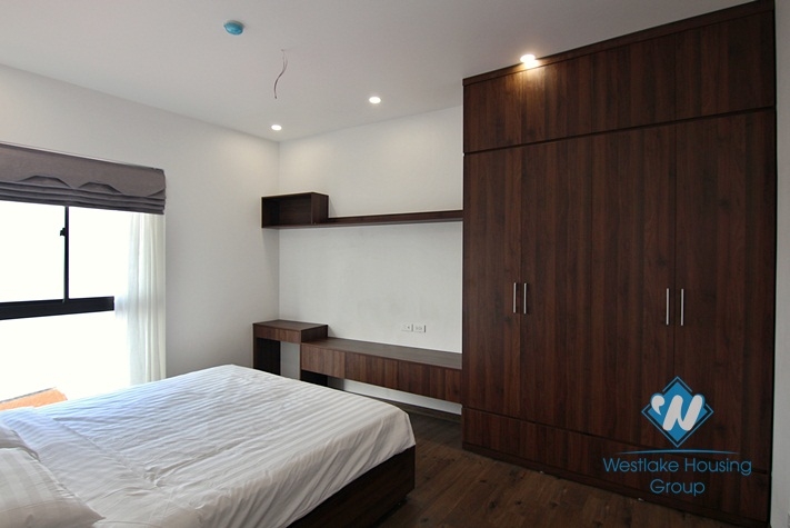 Lake view and high floor 3beds apartment for rent in Dang Thai Mai st, Tay Ho