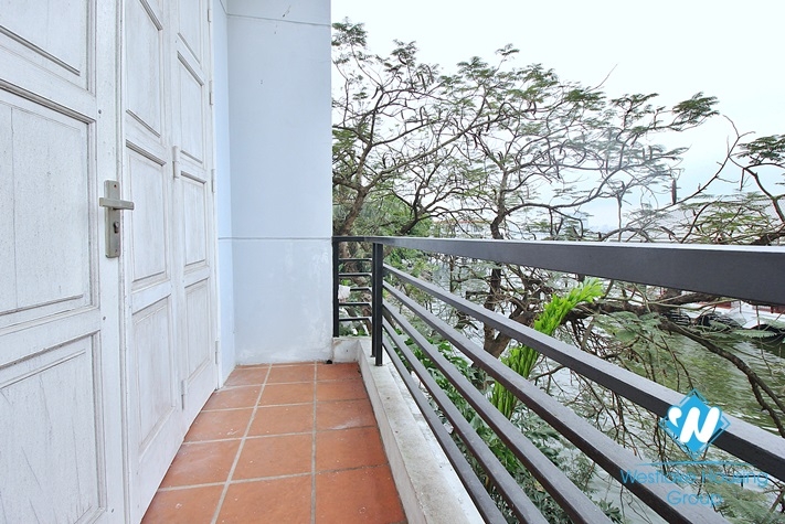 Lakeside garden house for rent in Tay Ho