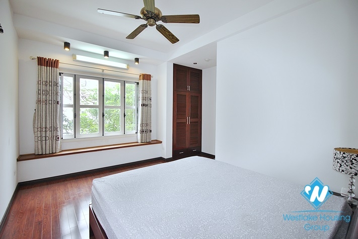 Lakeside garden house for rent in Tay Ho